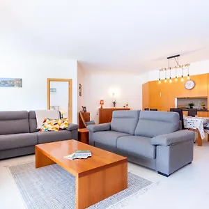 Large Family - Marina Park Apartment
